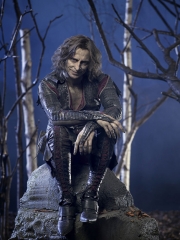 ONCE UPON A TIME - ABC's "Once Upon a Time" stars Robert Carlyle as Rumplestiltskin/Mr. Gold. (ABC/KHAREN HILL)
